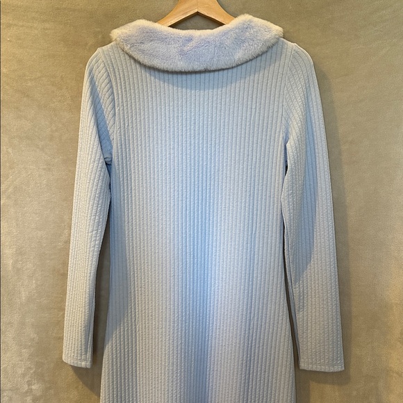 H&M WOMEN’S ZIP-FRONT RIBBED WITH FLUFFY COLLAR DRESS - Picture 5 of 9